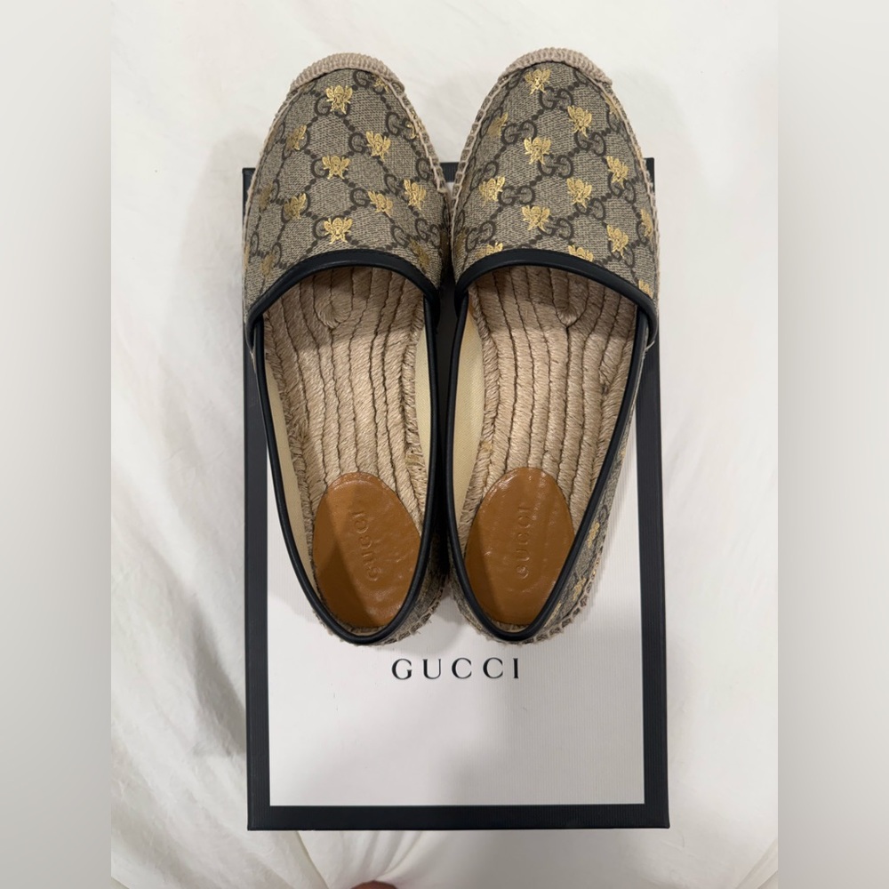 Gucci Women's Espadrilles - Black and Gold Pattern